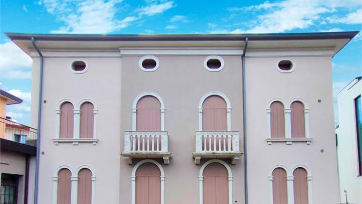 Villa Trifamiliare Conegliano in Via Lourdes